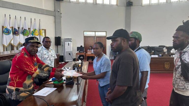 Terima 44 Poin Aspirasi FPMAPT, DPR Papua Tengah Berjanji Siap Tindaklanjuti